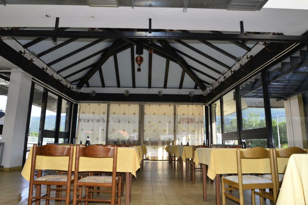 Licki Krovovi Gracac  Exterior photo